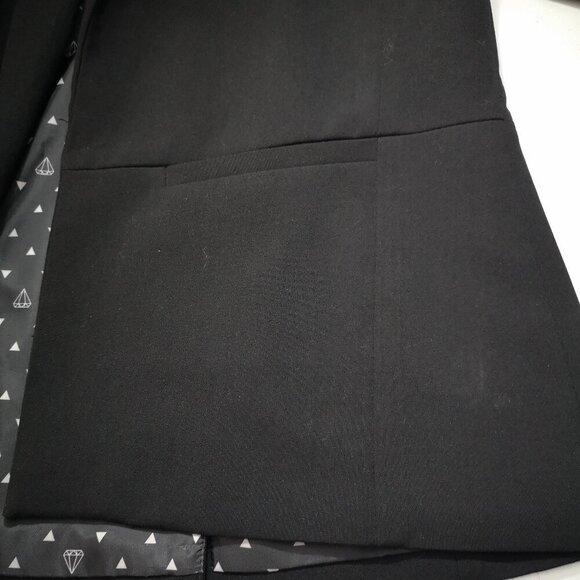 Reitmans Ladies Size 11 Lined Black Blazer with Shoulder Pads - Picture 7 of 11